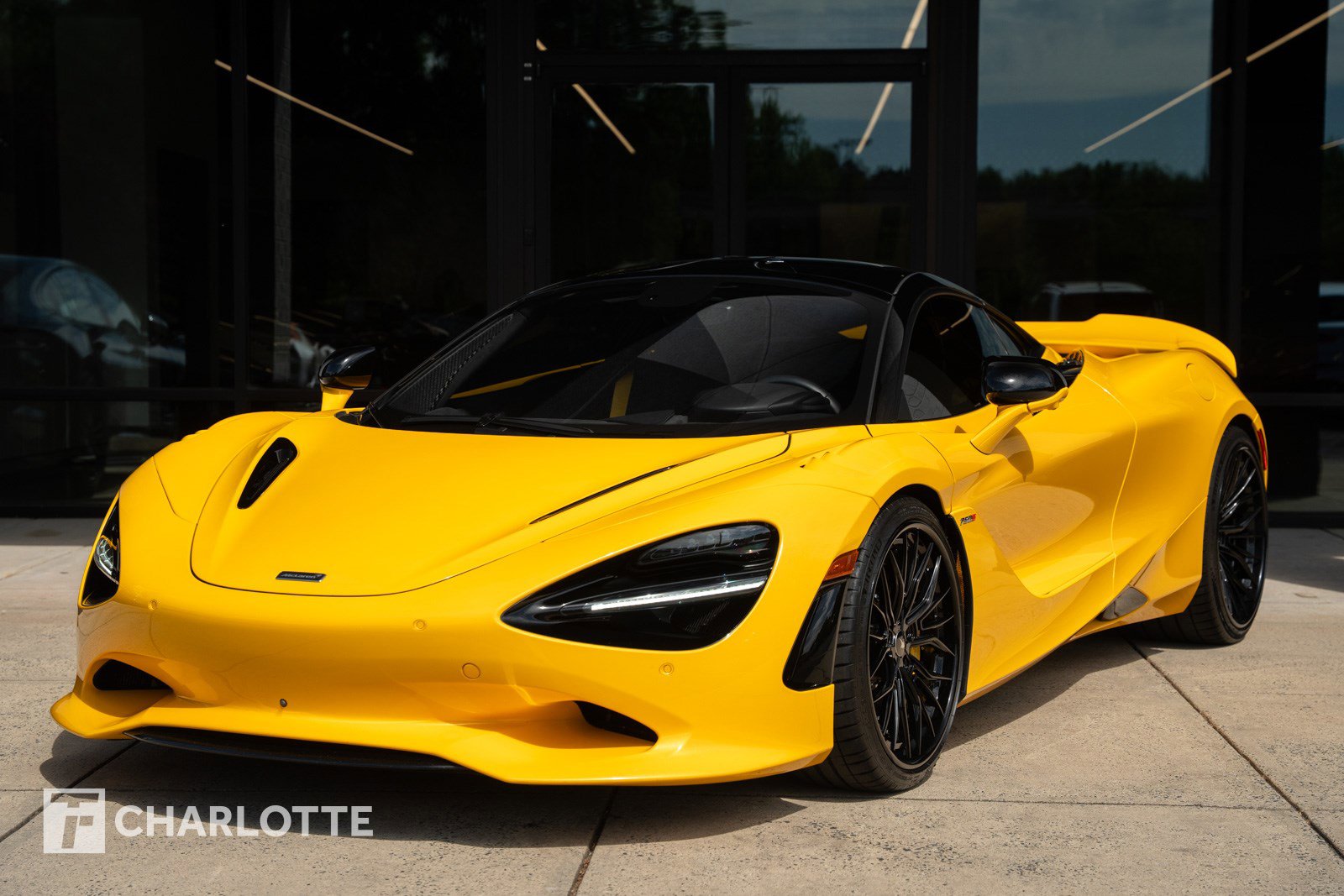 Used 2025 McLaren 750S RWD image 7