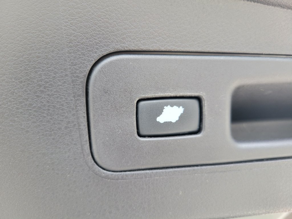 Used 2020 Acura MDX FWD image 9