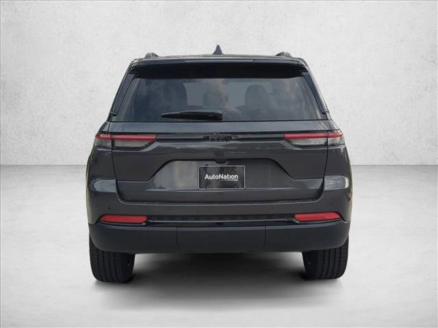 New 2025 Jeep Grand Cherokee Altitude image 8