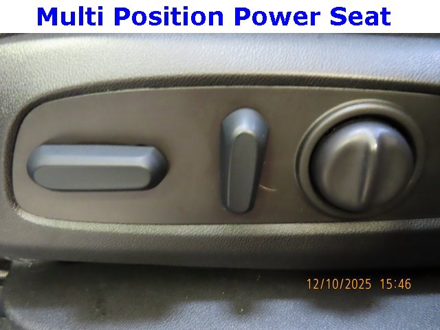 Used 2022 GMC Terrain SLE w/ Driver Convenience Package image 18