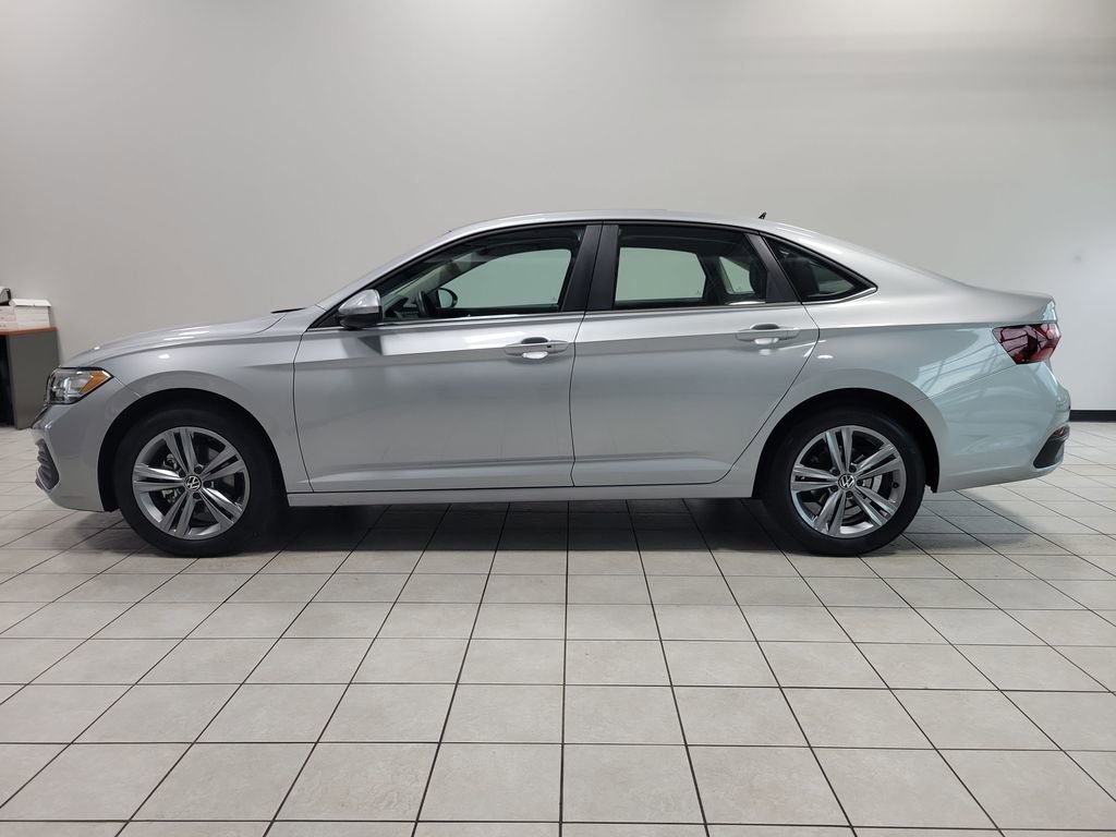 Used 2023 Volkswagen Jetta SE w/ Panoramic Sunroof Package FWD image 8