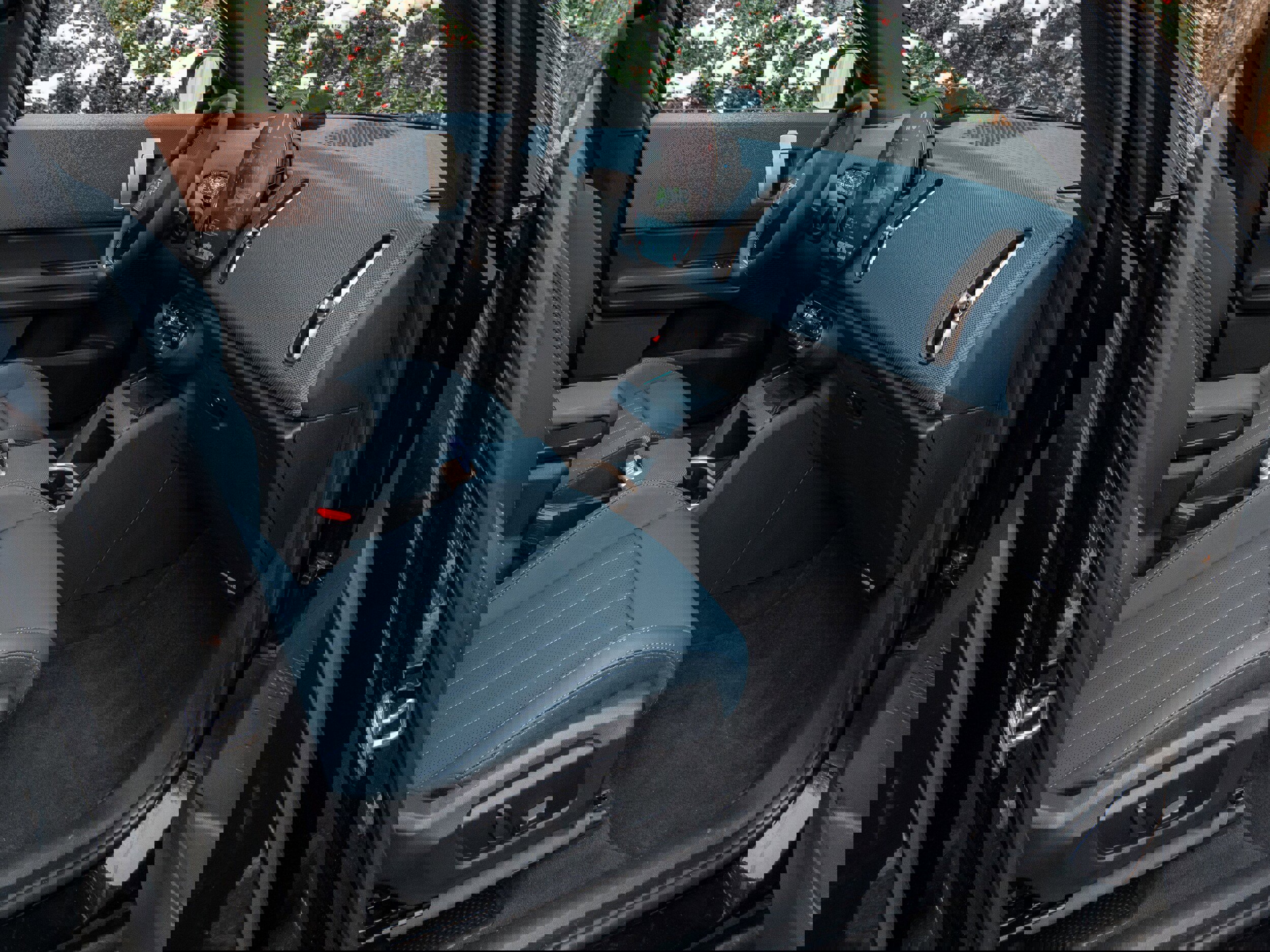 Used 2025 MINI Cooper Countryman S w/ Comfort Package Max image 34