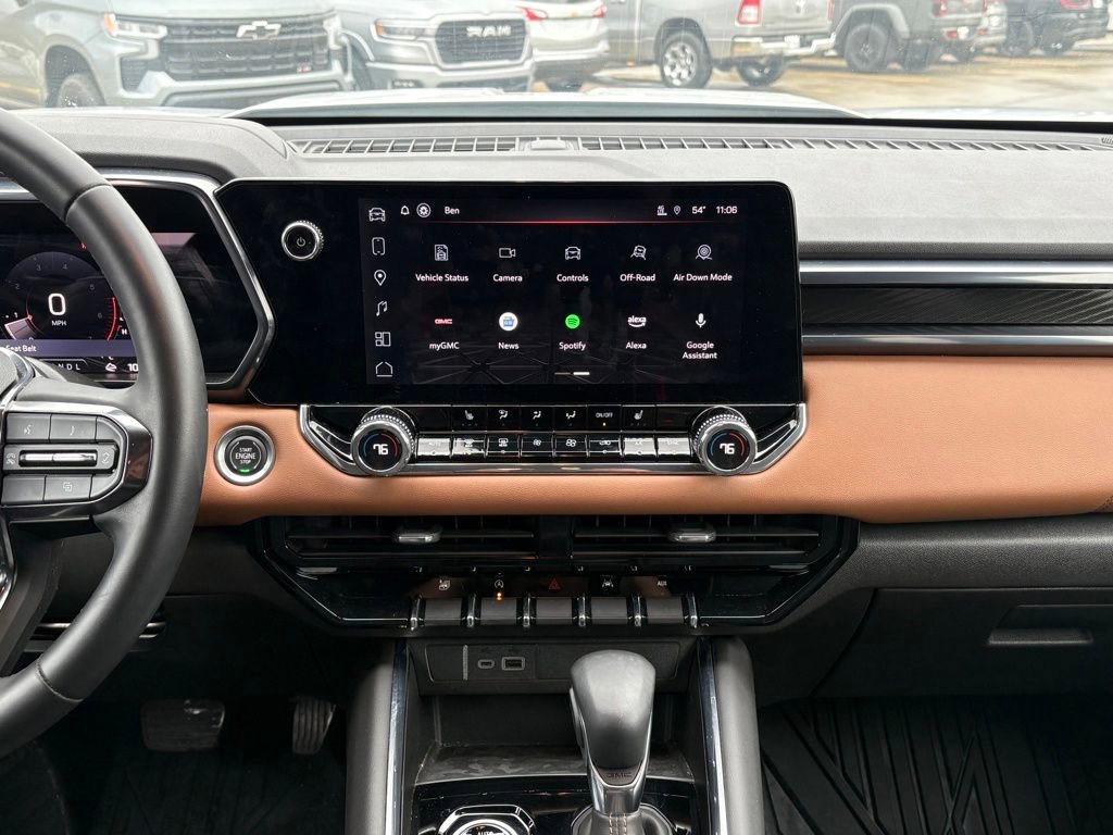 Used 2023 GMC Canyon AT4 image 23