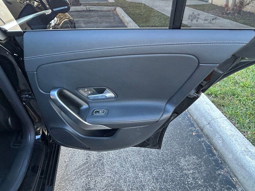 Used 2024 Mercedes-Benz CLA 250 image 33