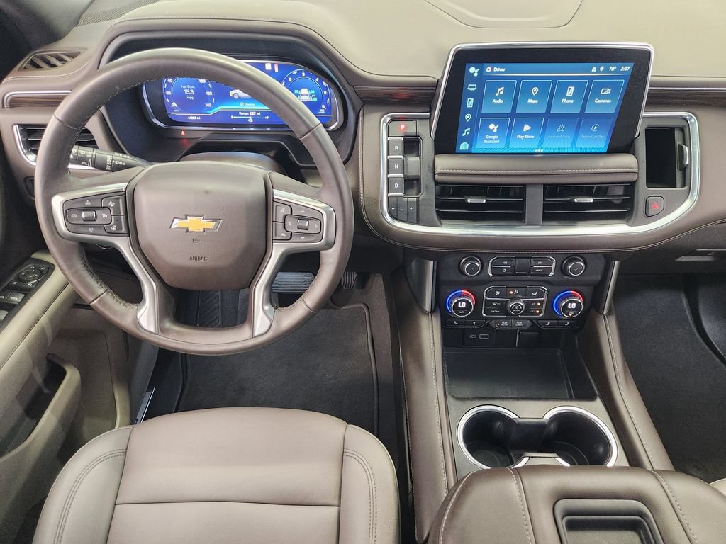 Used 2022 Chevrolet Suburban LT w/ Luxury Package RWD image 27
