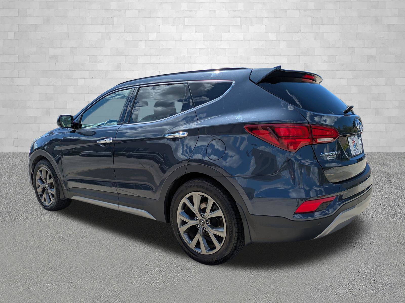 Used 2017 Hyundai Santa Fe Sport image 4