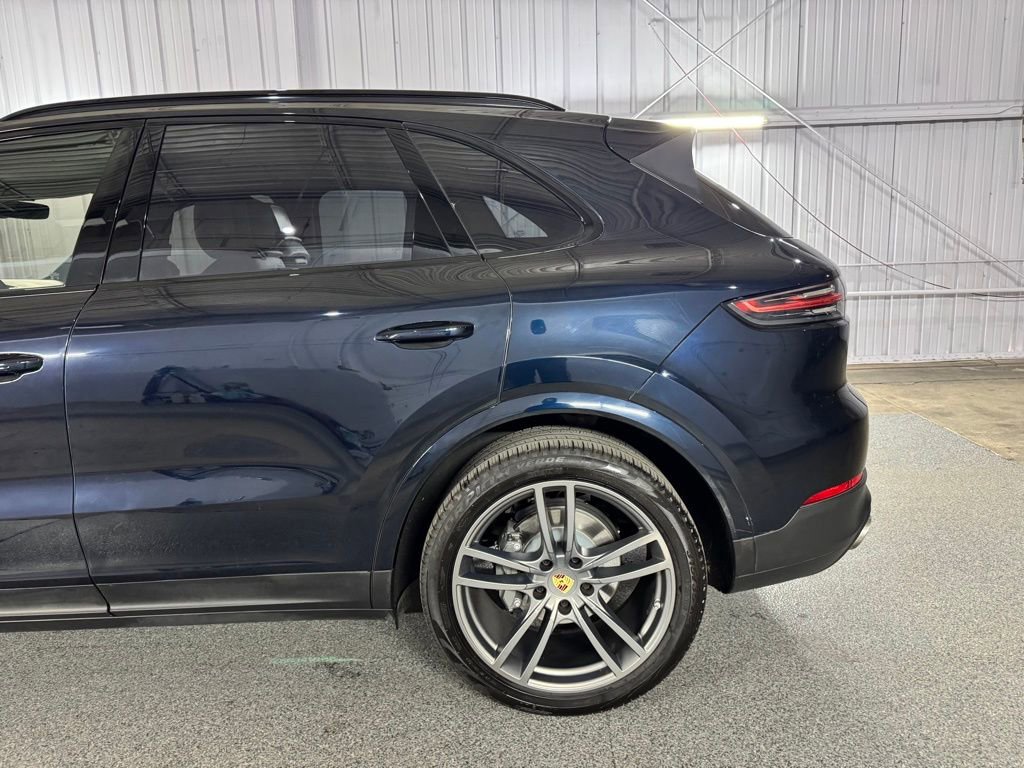 Used 2022 Porsche Cayenne S AWD/4WD image 14