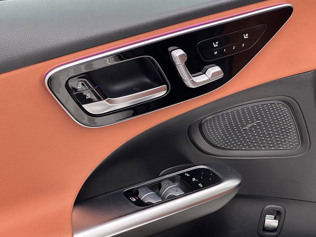 Certified 2025 Mercedes-Benz C 300 Sedan image 12