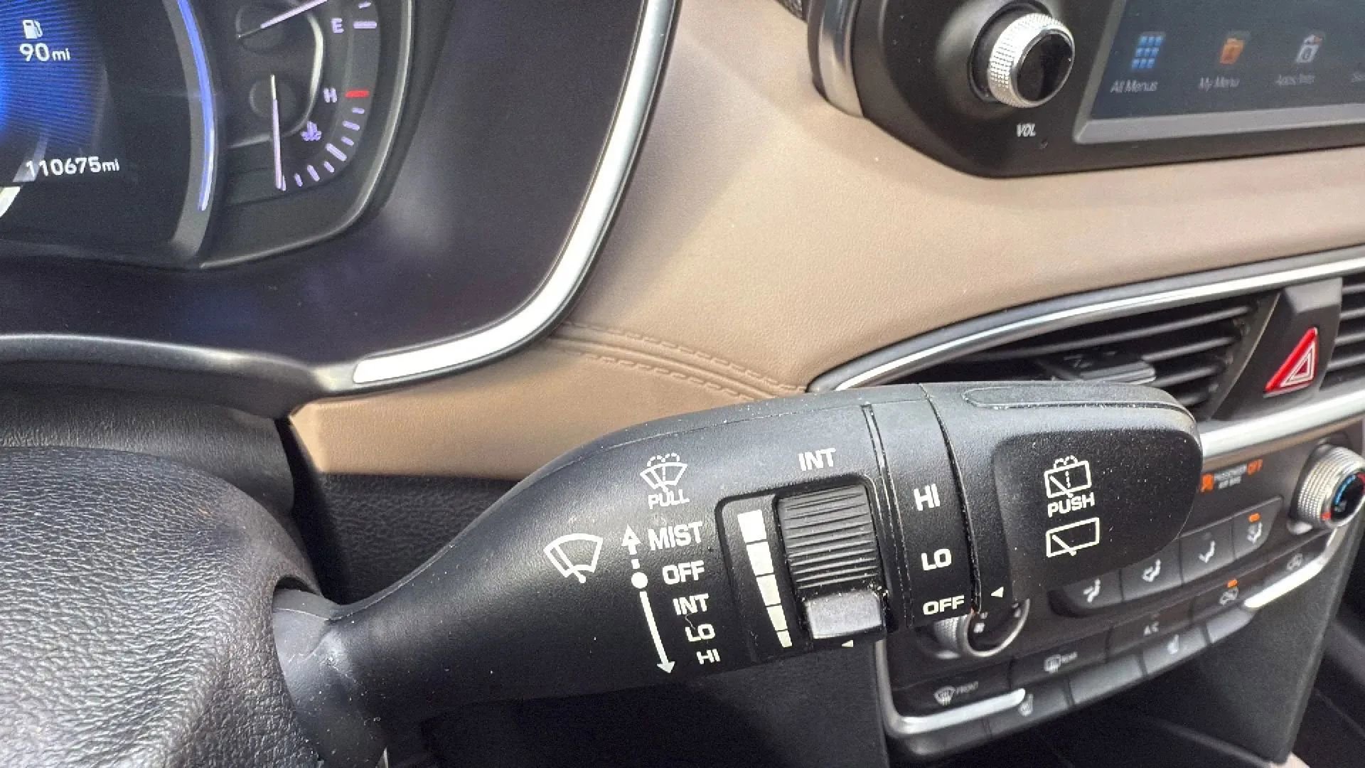 Used 2019 Hyundai Santa Fe SEL AWD/4WD image 13