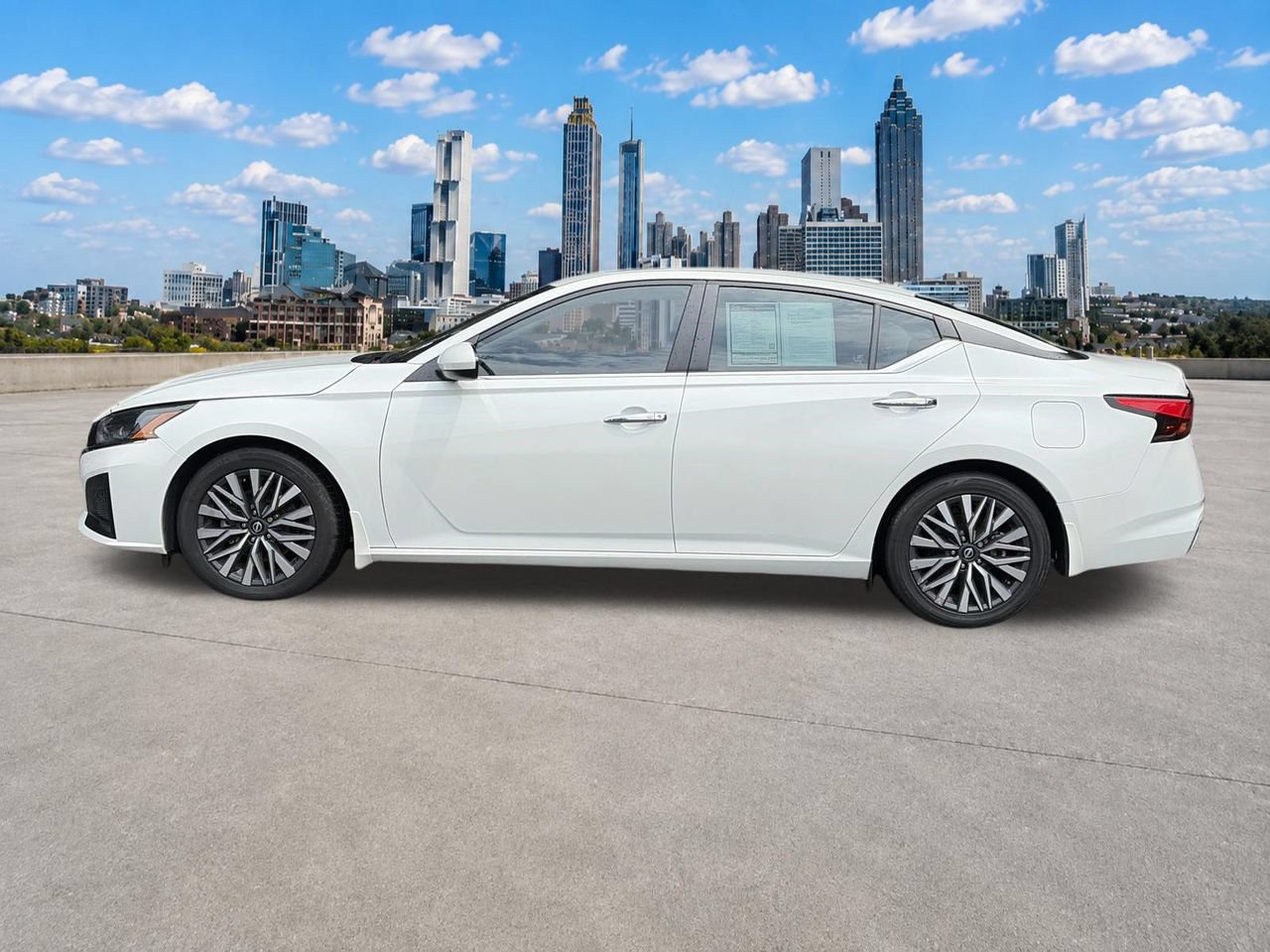 Used 2023 Nissan Altima 2.5 SV w/ SV Premium Package FWD image 24