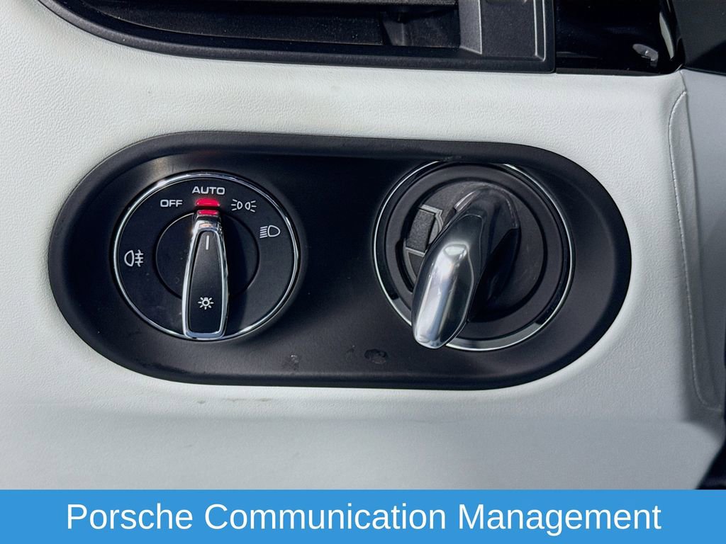 Used 2024 Porsche Macan image 11