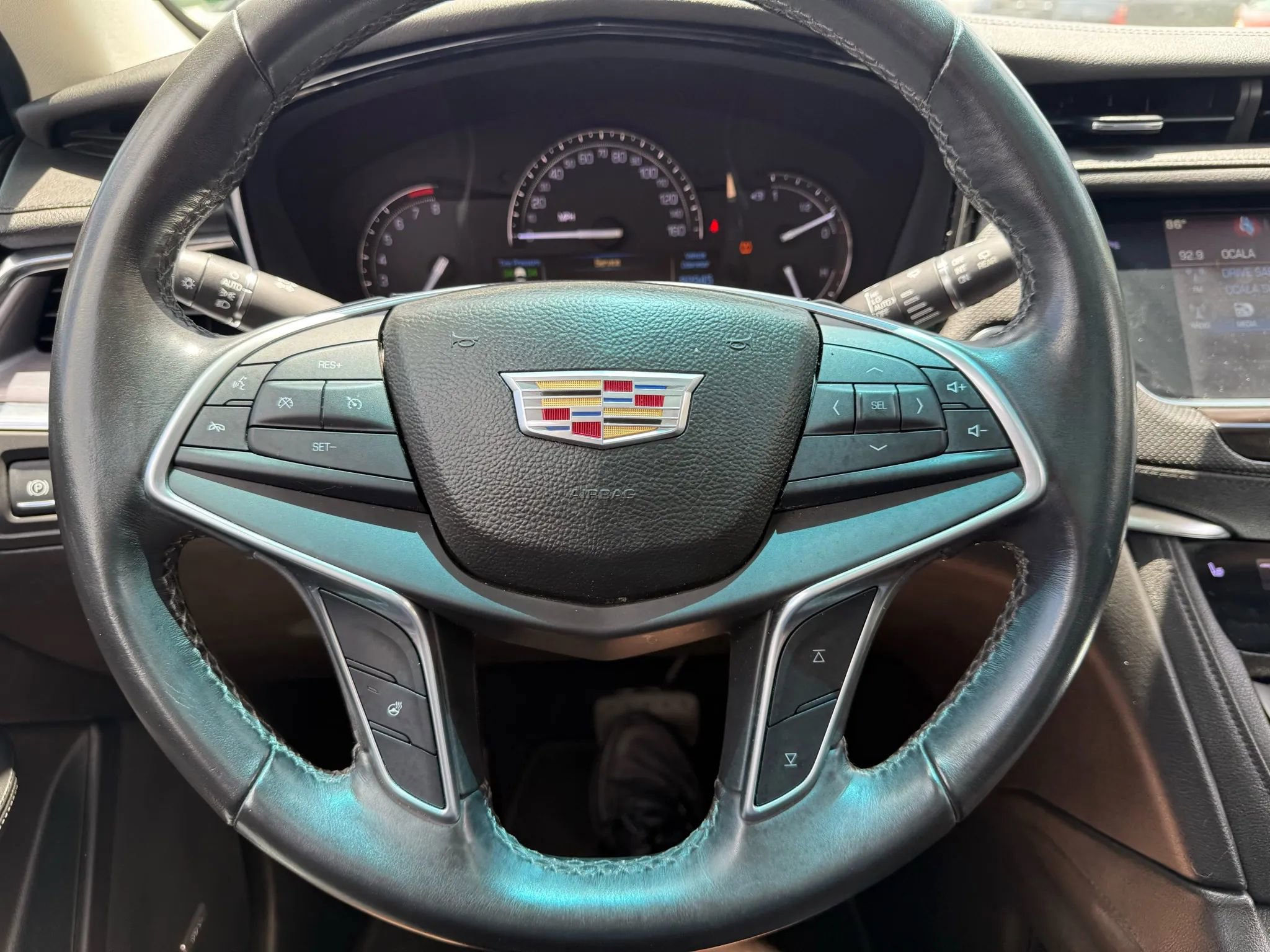 Used 2017 Cadillac XT5 Luxury FWD image 23