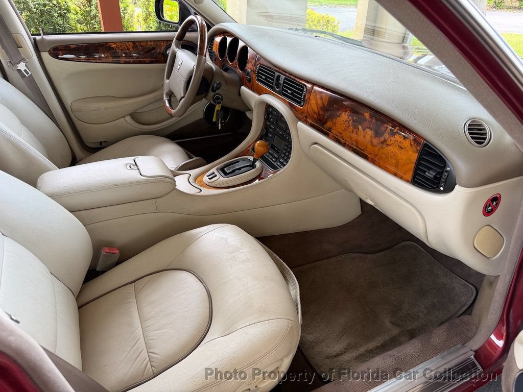 Used 1999 Jaguar XJ8 L RWD image 45