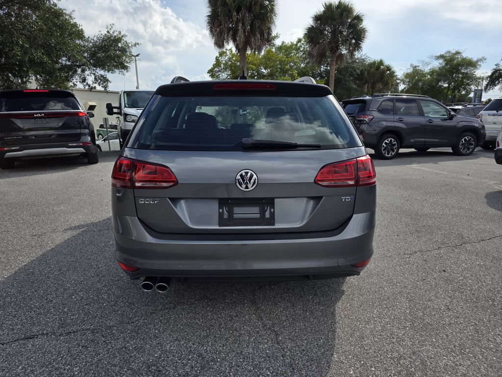Used 2015 Volkswagen Golf TDI SE FWD image 4