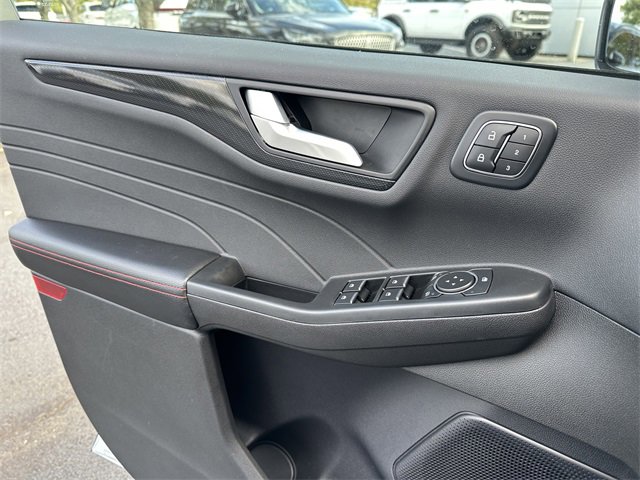Certified 2024 Ford Escape ST-Line Elite image 31