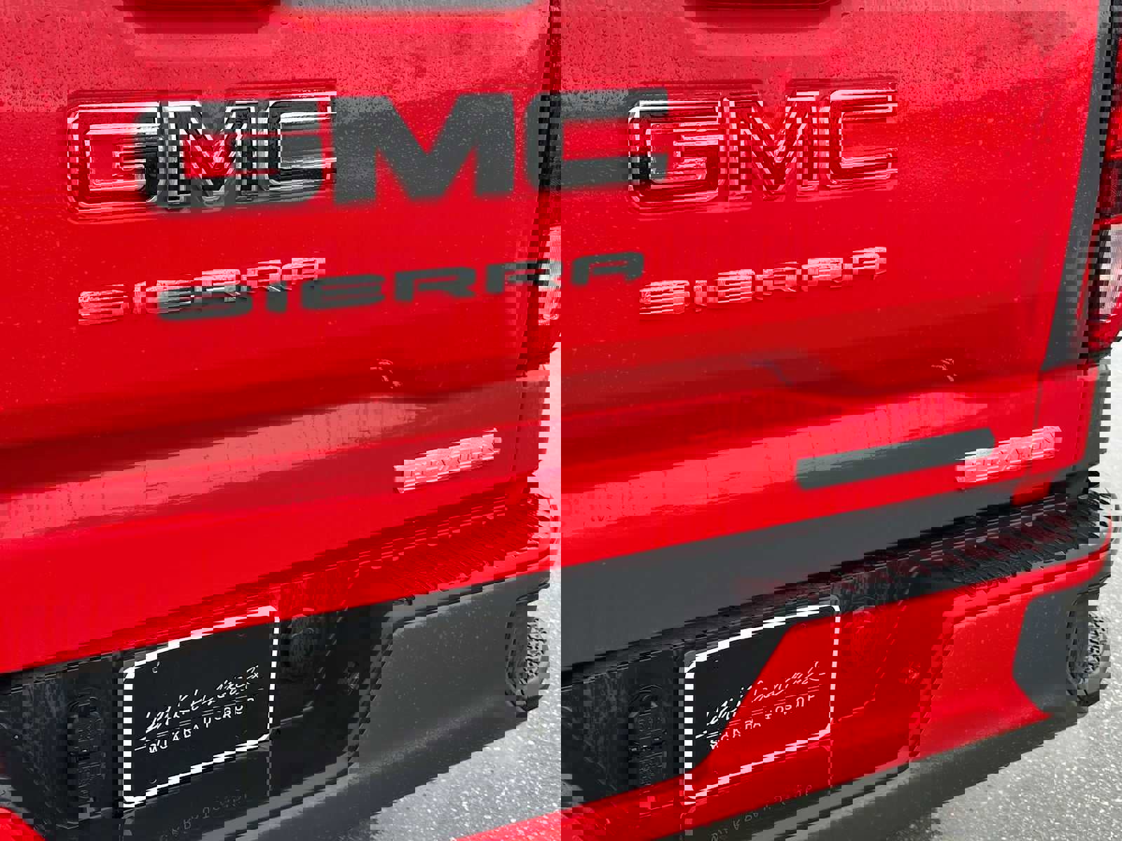 Used 2023 GMC Sierra 1500 Elevation image 13