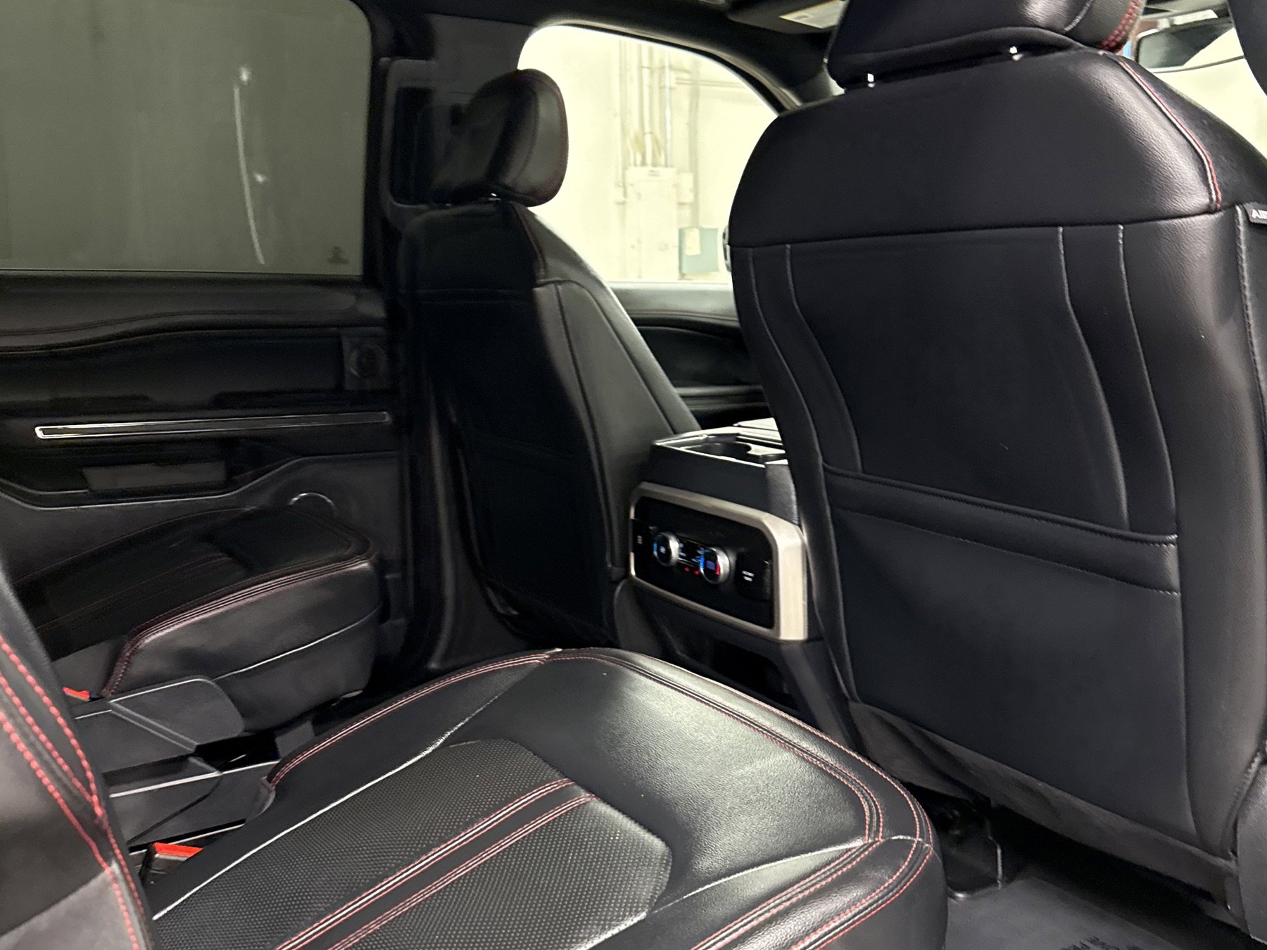 Used 2024 Ford Expedition Limited image 22