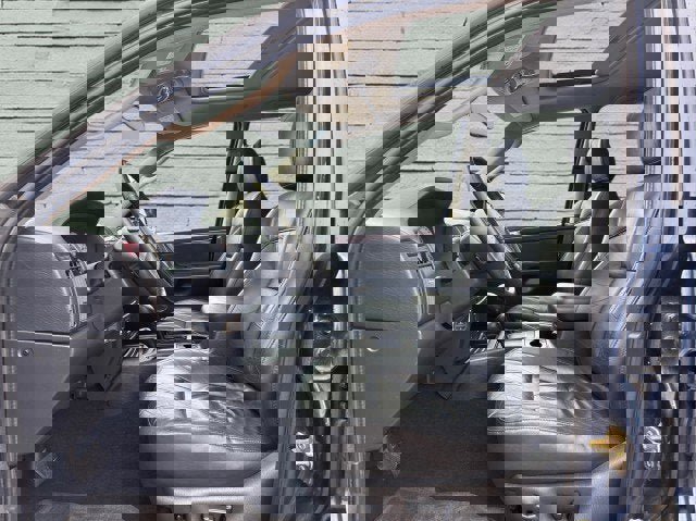 Used 2004 Jeep Grand Cherokee Limited w/ Cold Weather Group image 11