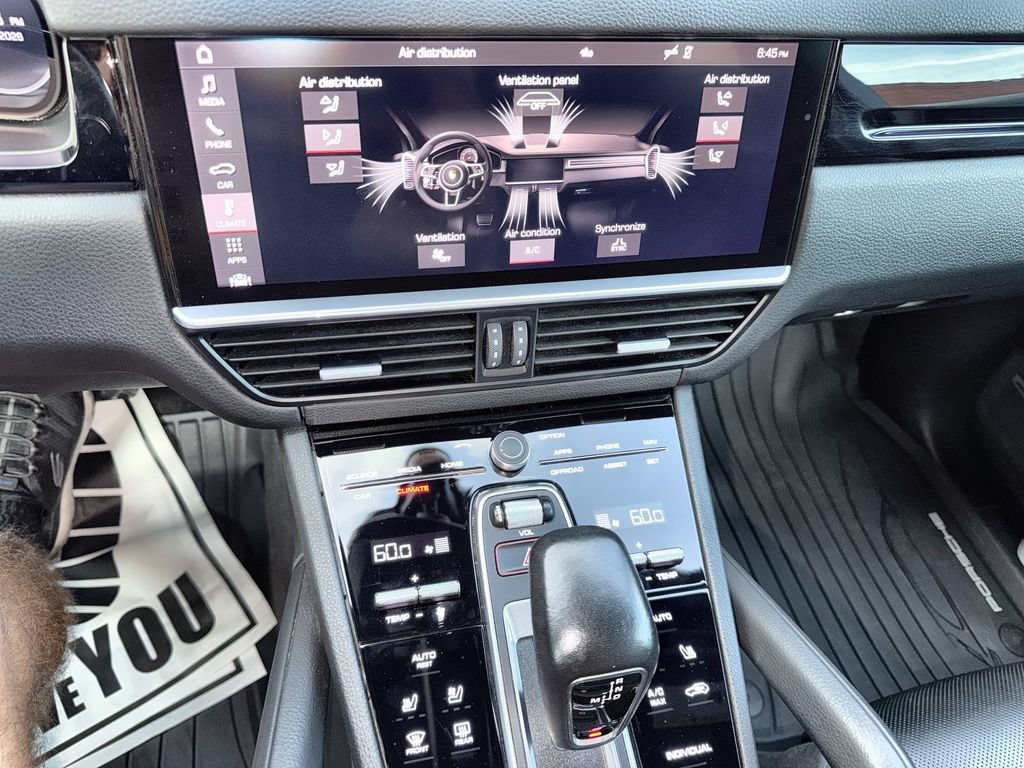 Used 2020 Porsche Cayenne AWD/4WD image 17