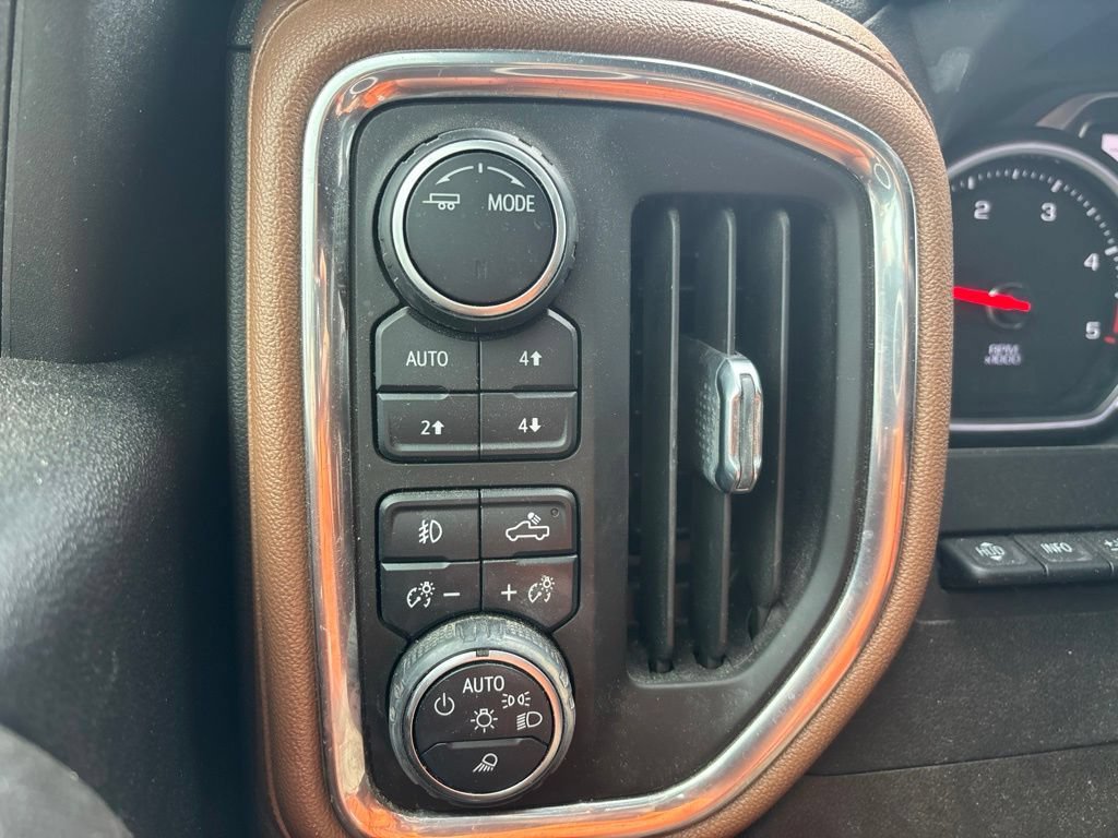 Used 2022 Chevrolet Silverado 3500 High Country w/ Technology Package AWD/4WD image 21