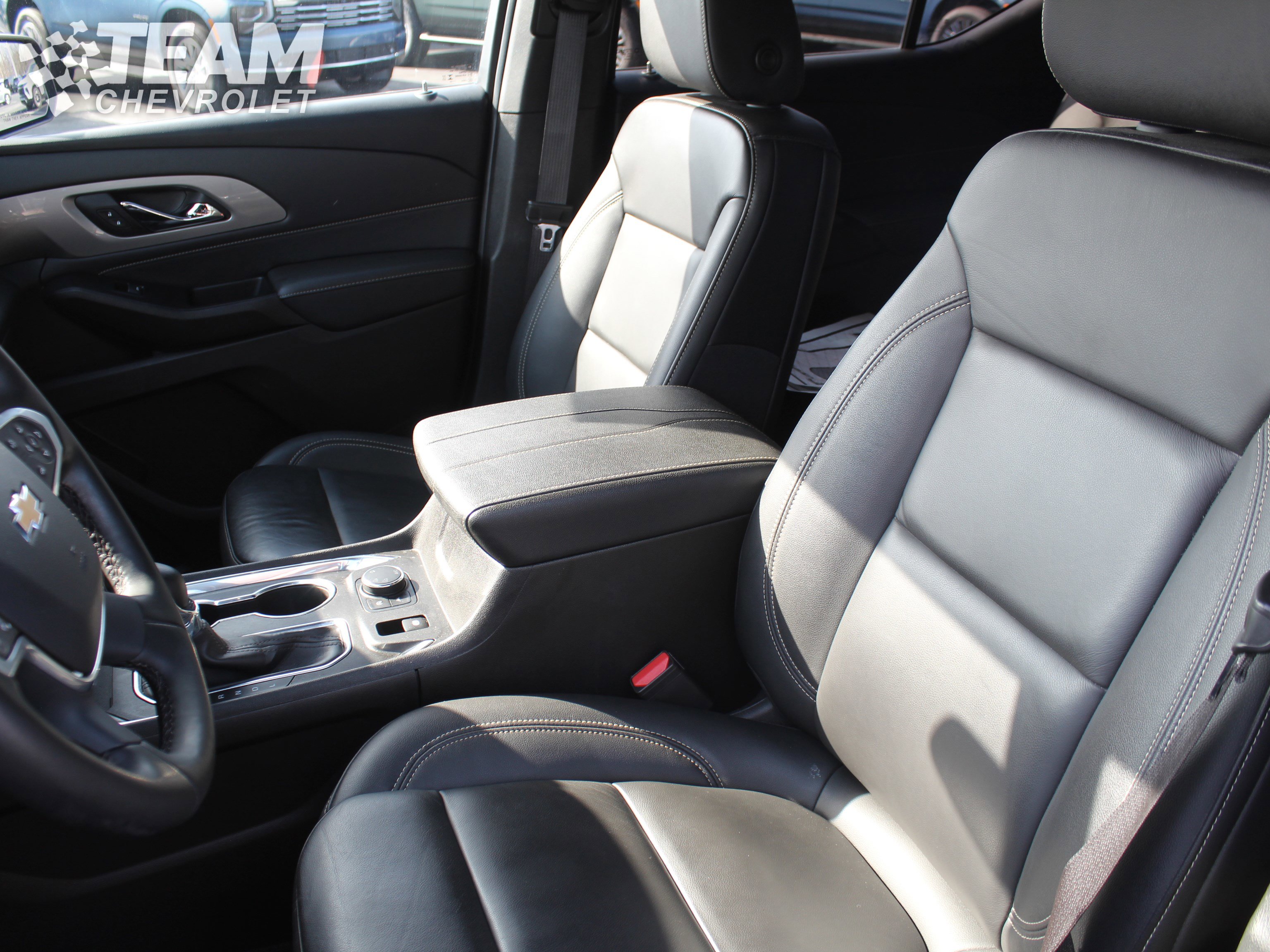 Used 2023 Chevrolet Traverse LT image 11