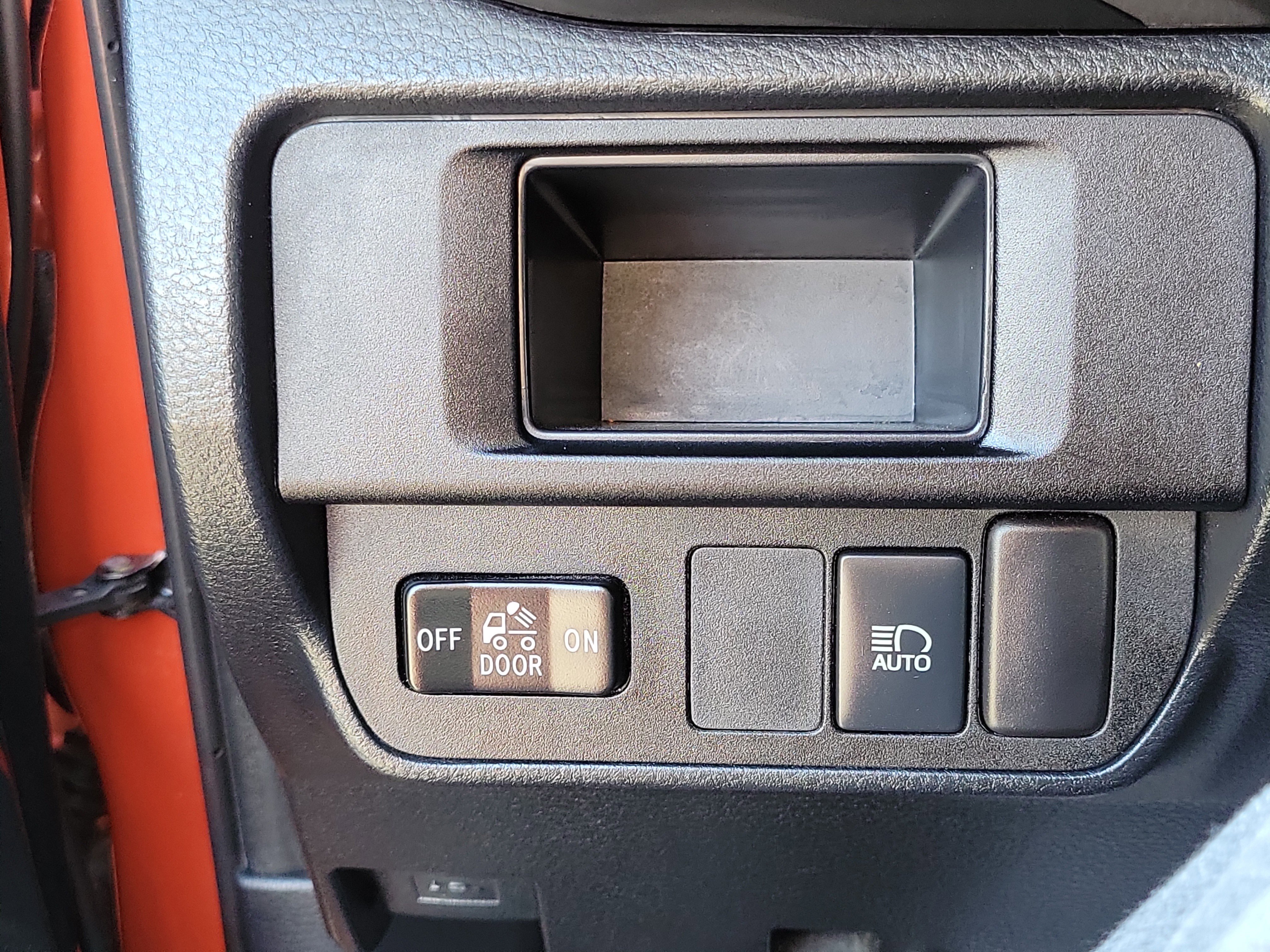 Used 2018 Toyota Tacoma SR5 RWD image 10