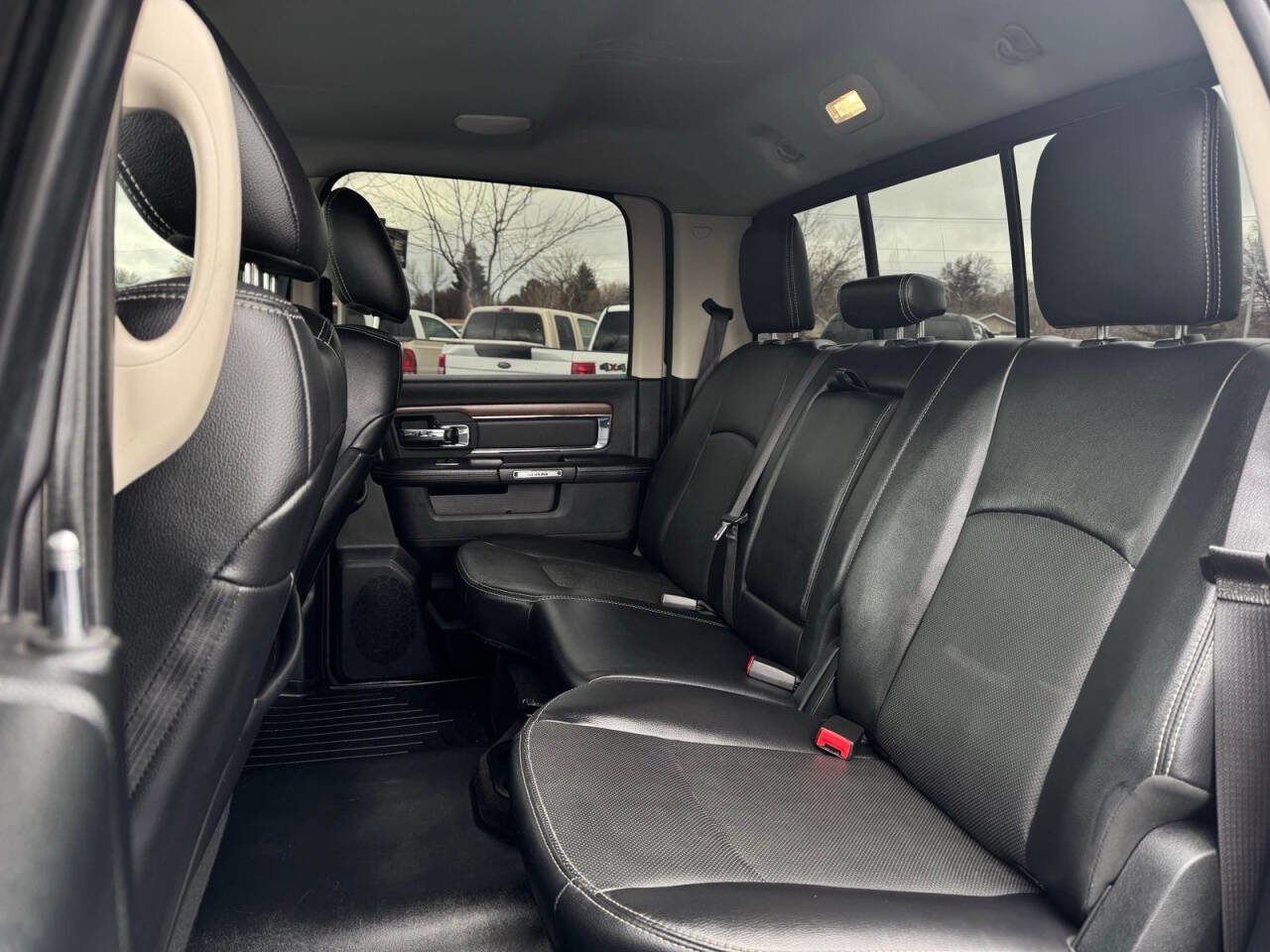 Used 2017 RAM 1500 Laramie image 28
