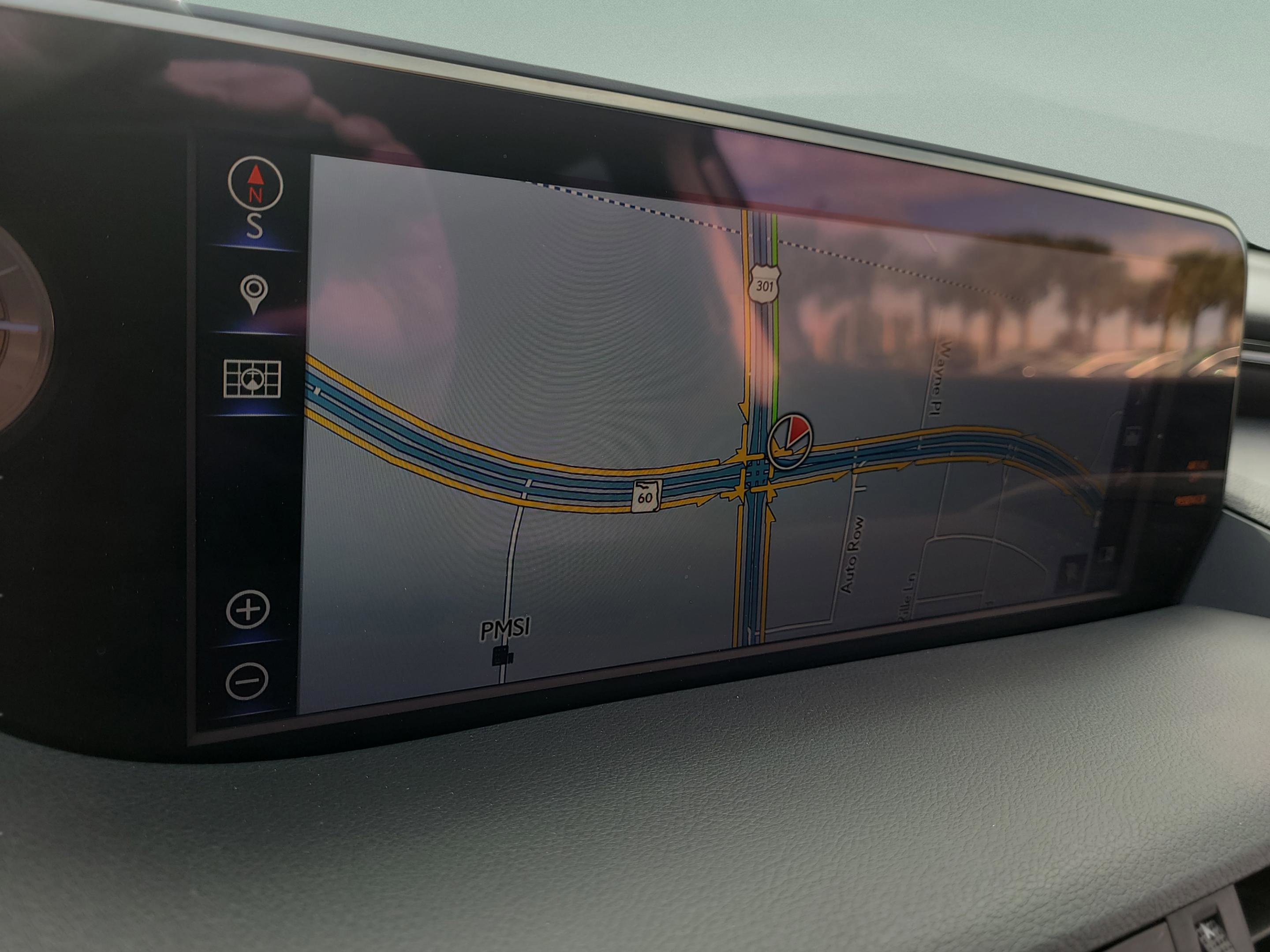 Used 2019 Lexus ES 300h w/ Accessory Package 2 image 21