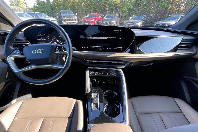 Certified 2025 Audi Q5 Premium w/ Convenience Package AWD/4WD image 15