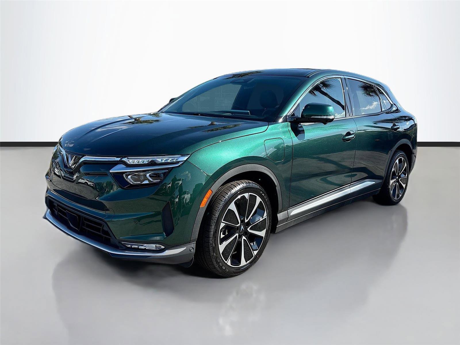 New 2025 VinFast VF 8 Plus image 3