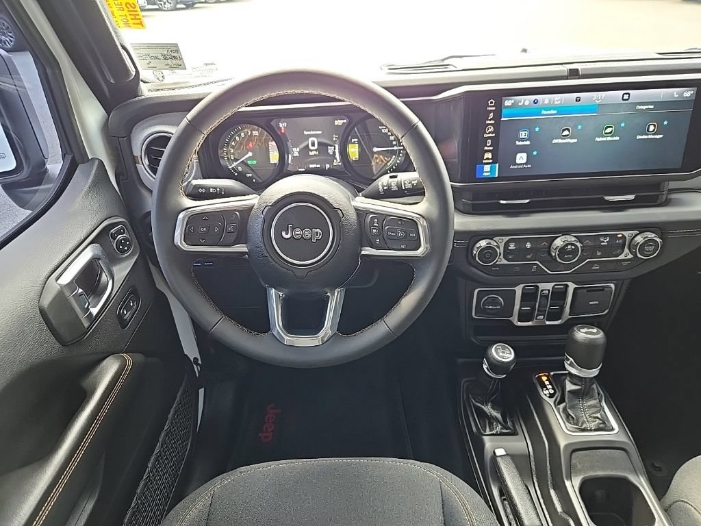 Used 2024 Jeep Wrangler Unlimited Sahara AWD/4WD image 18