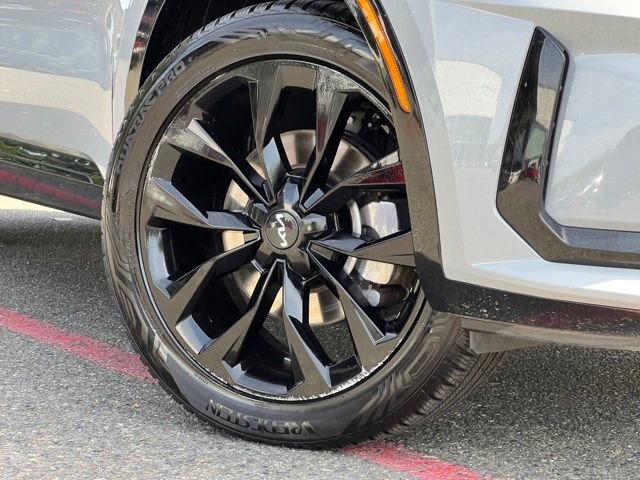 Certified 2023 Kia Sorento SX AWD/4WD image 2