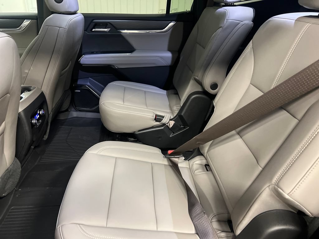 New 2026 GMC Acadia Elevation w/ Elevation Premium Package AWD/4WD image 13