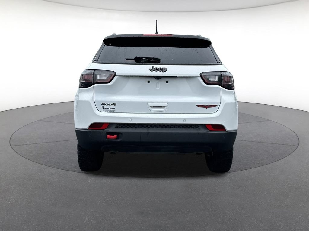 Certified 2025 Jeep Compass Trailhawk w/ Trailhawk Elite Group AWD/4WD image 4