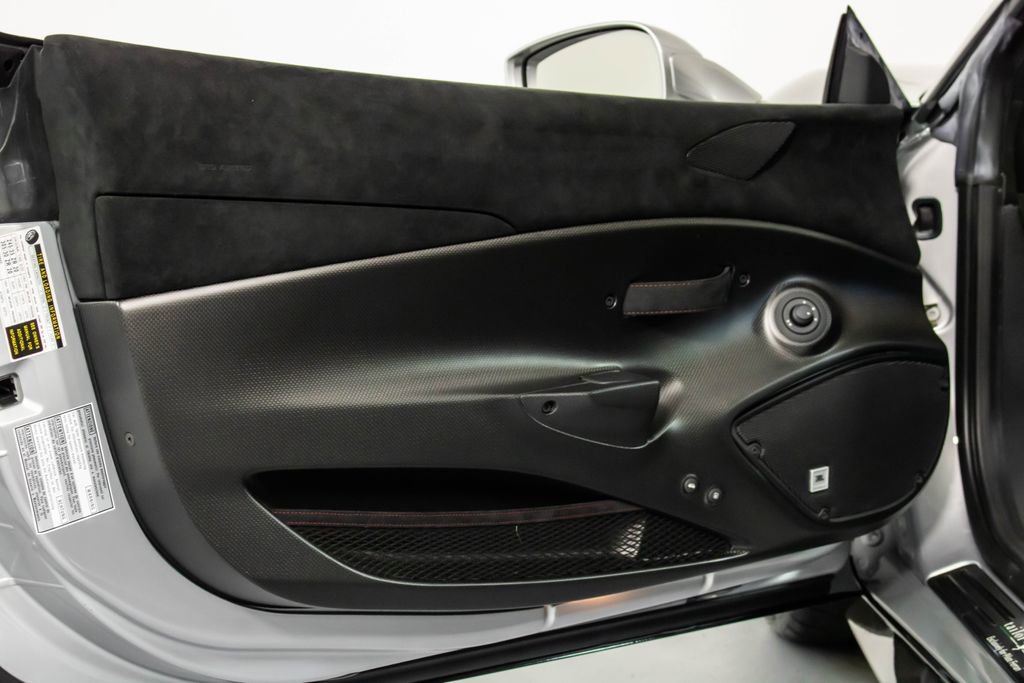 Used 2020 Ferrari 488 Pista Base image 41