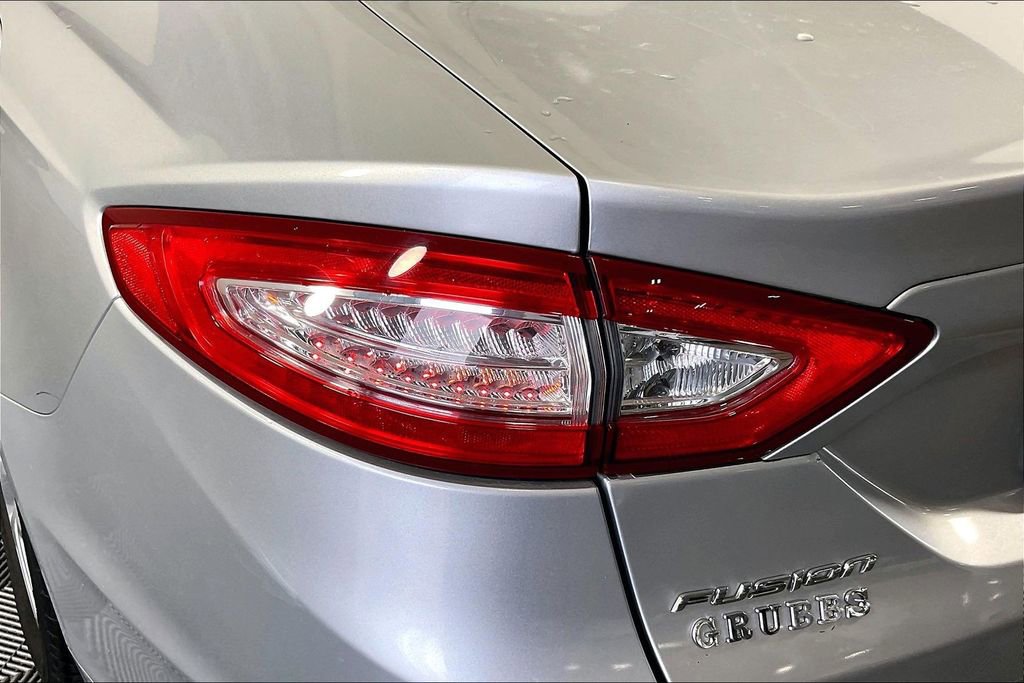 Used 2013 Ford Fusion SE FWD image 36