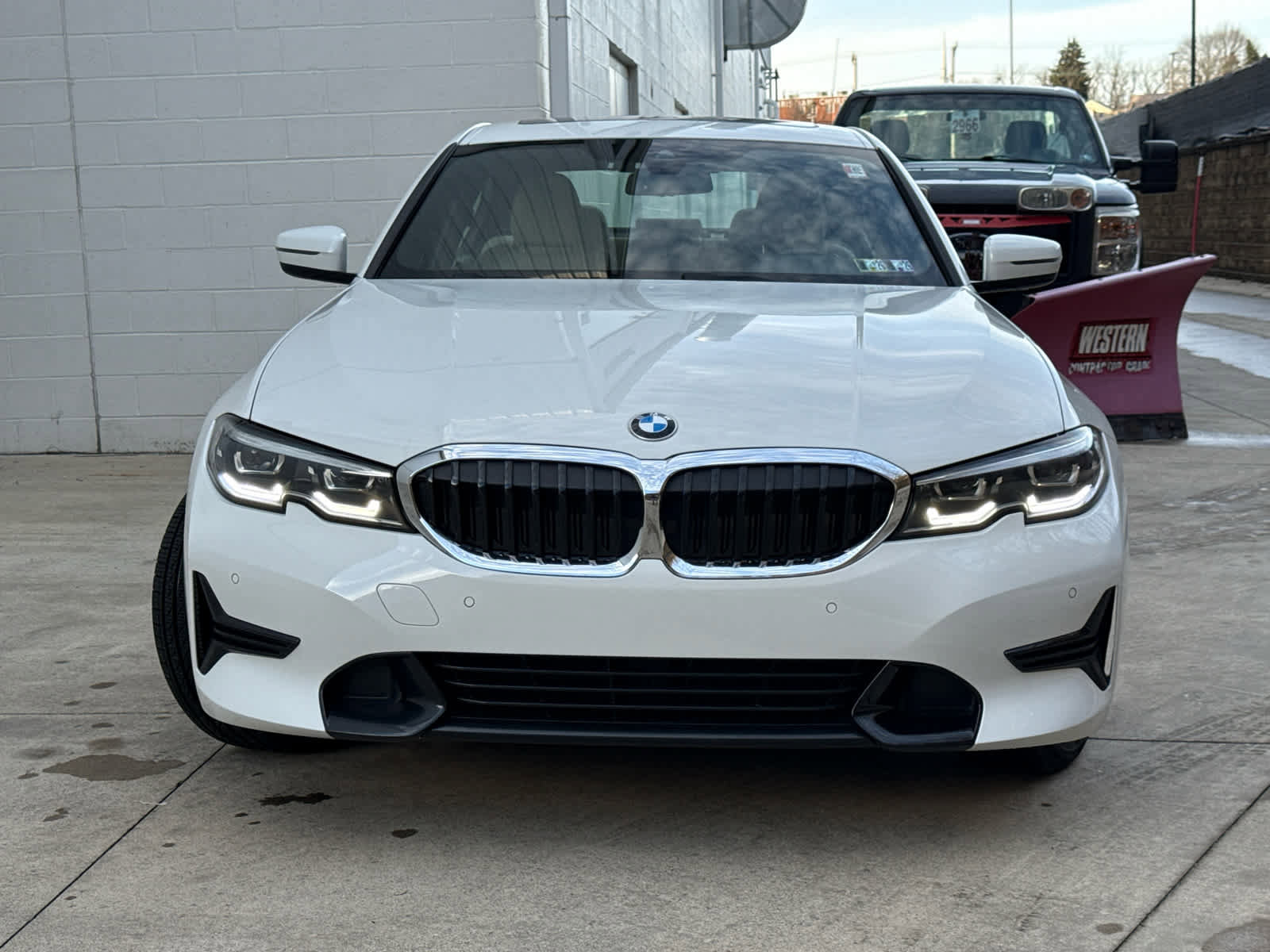 Certified 2021 BMW 330i xDrive Sedan w/ Convenience Package image 2