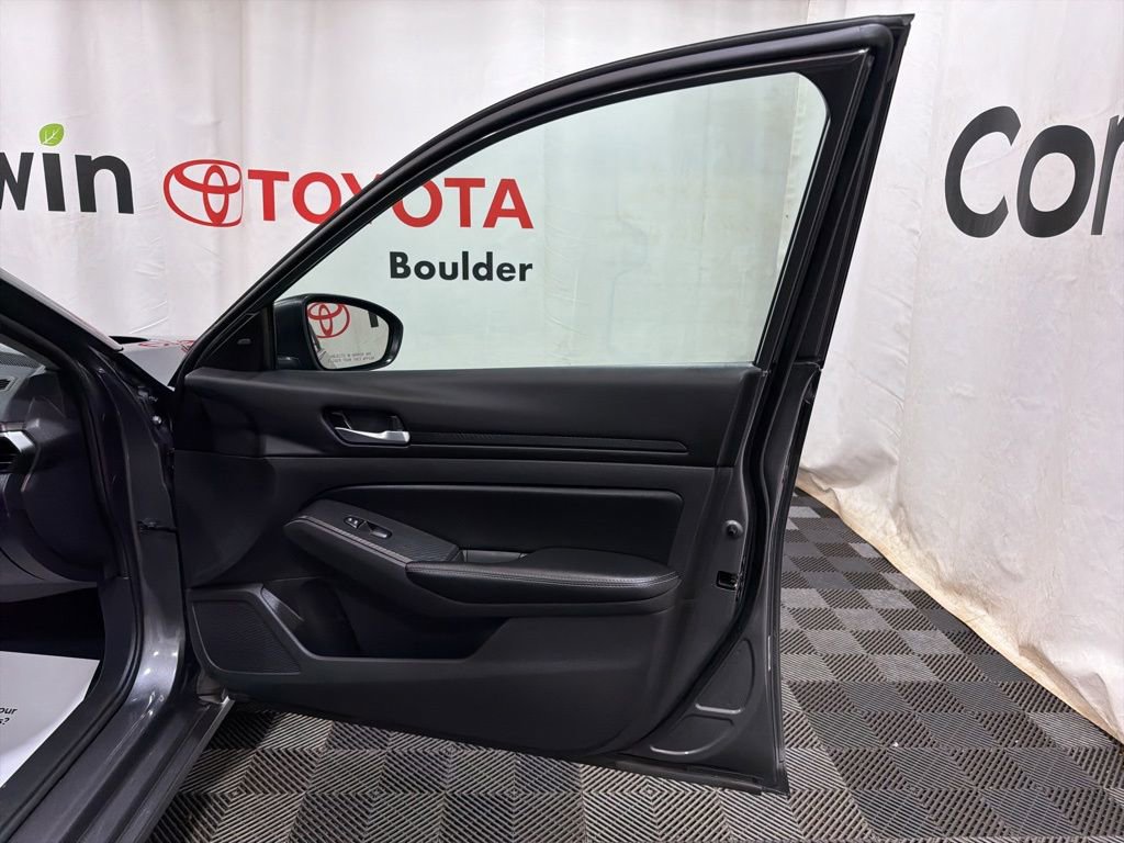 Used 2024 Nissan Altima 2.5 SV image 10