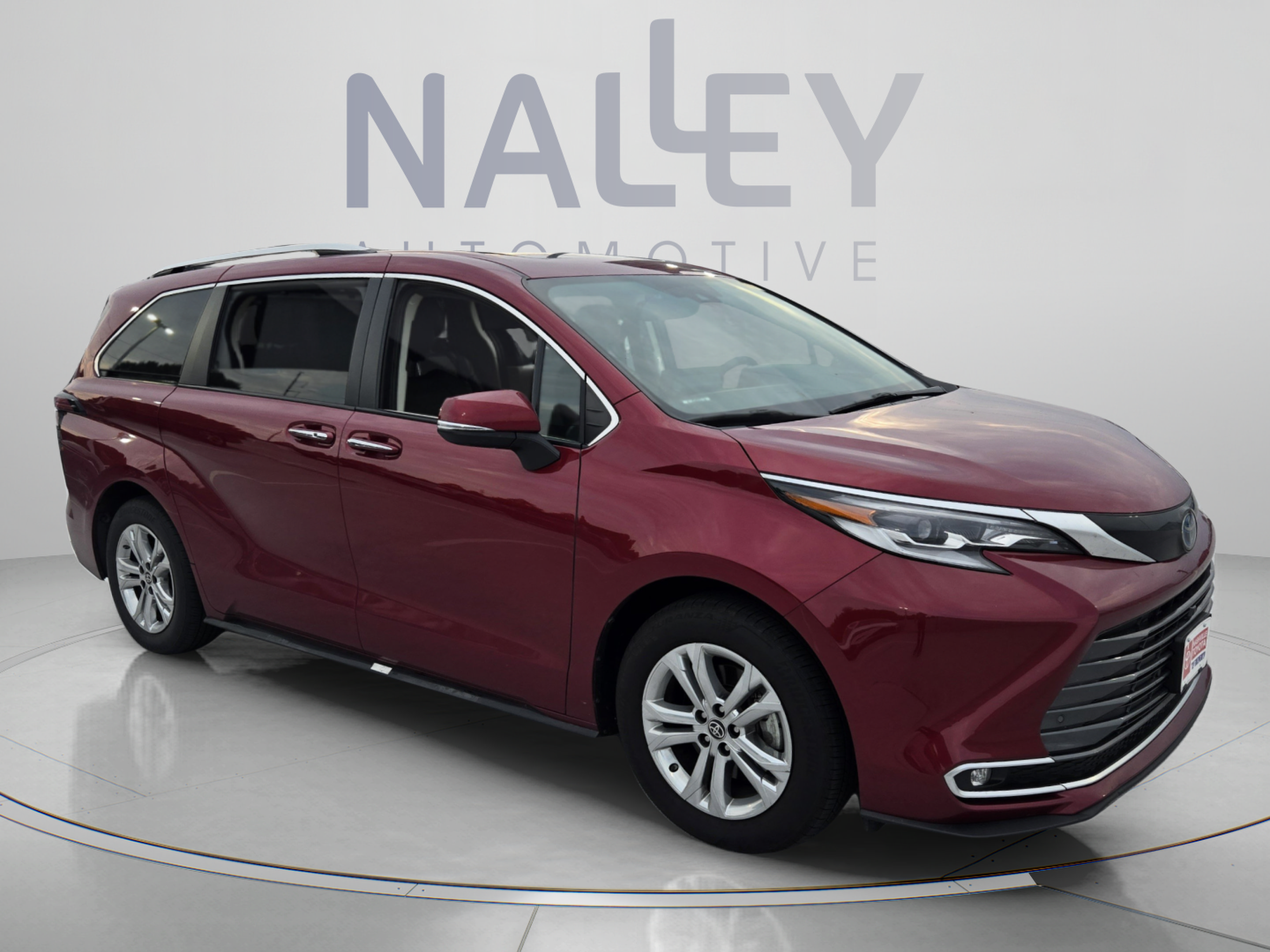 Used 2022 Toyota Sienna Platinum AWD/4WD image 6