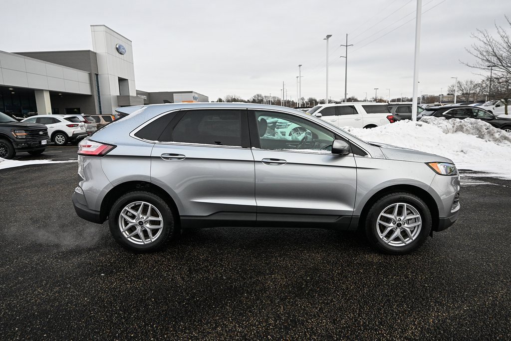 Certified 2024 Ford Edge SEL w/ Convenience Package image 3