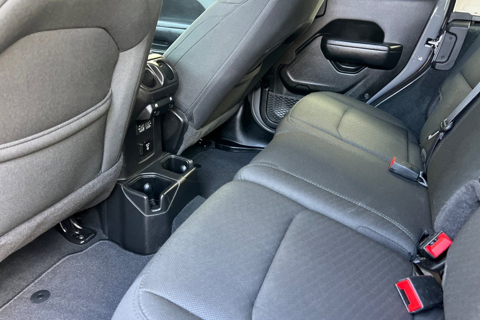 Used 2022 Jeep Wrangler Unlimited Sport w/ Sun And Sound Package image 12