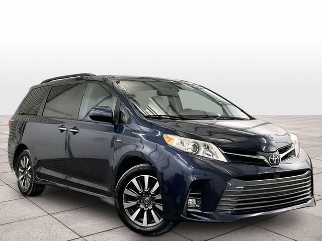 Used 2018 Toyota Sienna XLE w/ XLE Navigation Package AWD/4WD image 3