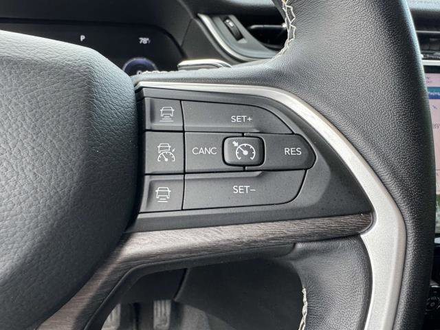 Used 2022 Jeep Grand Cherokee L Limited image 11