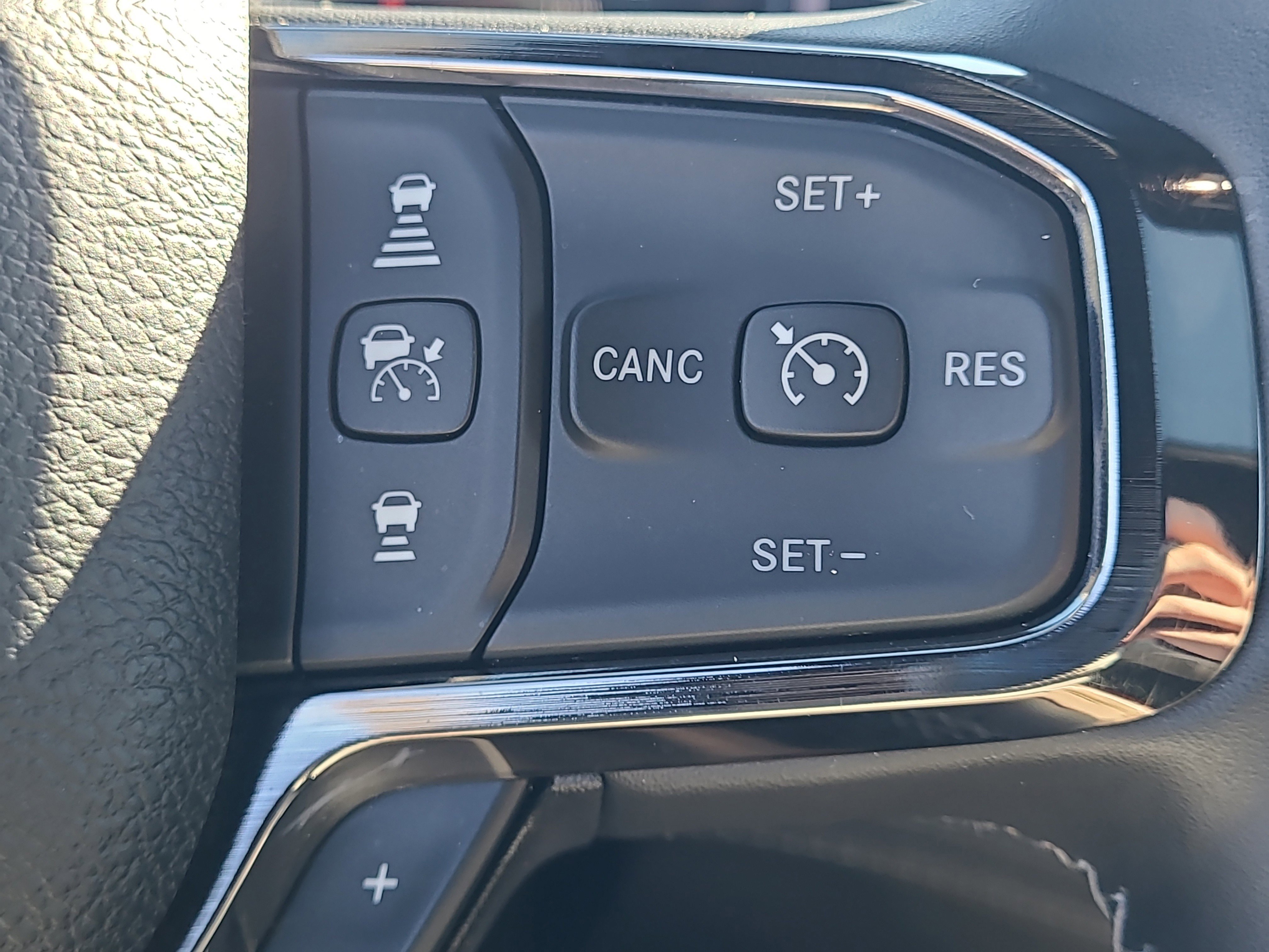 Used 2025 RAM 3500 Limited image 26