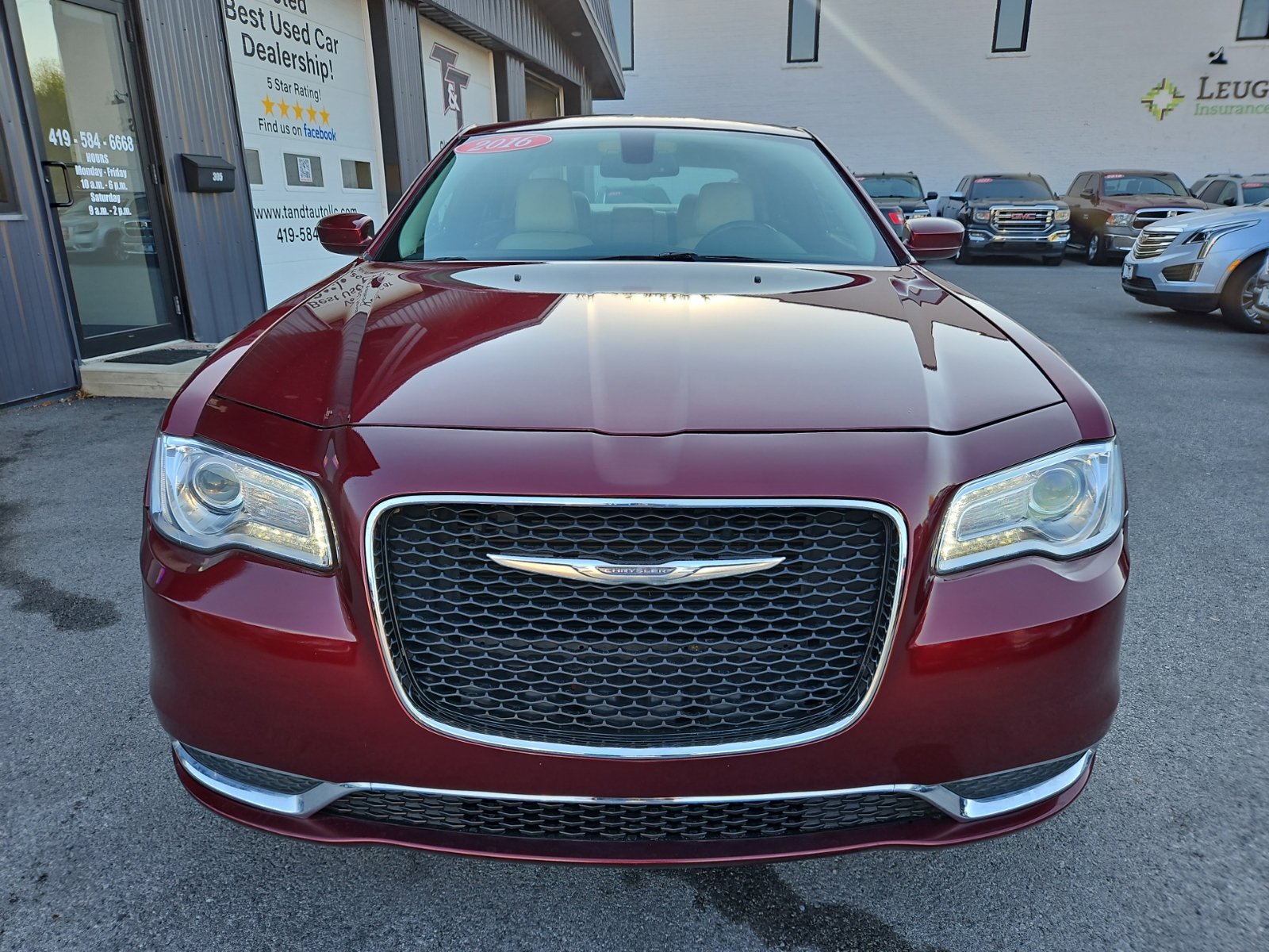 Used 2016 Chrysler 300 Limited RWD image 9