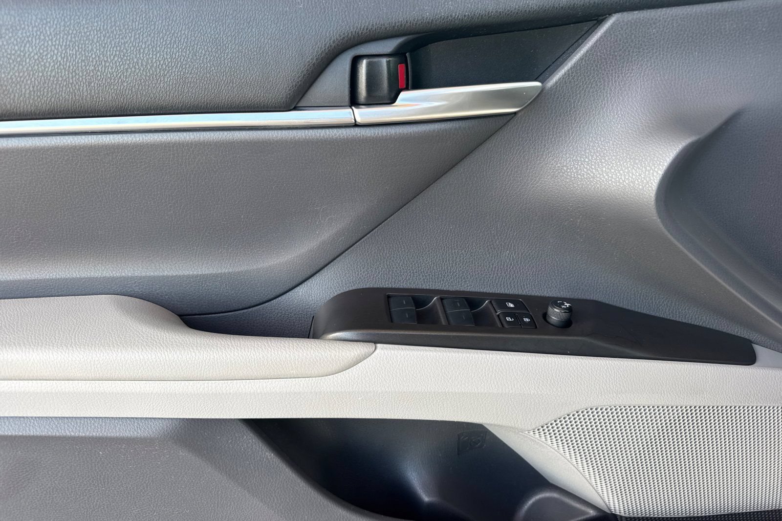 Certified 2024 Toyota Camry LE FWD image 13