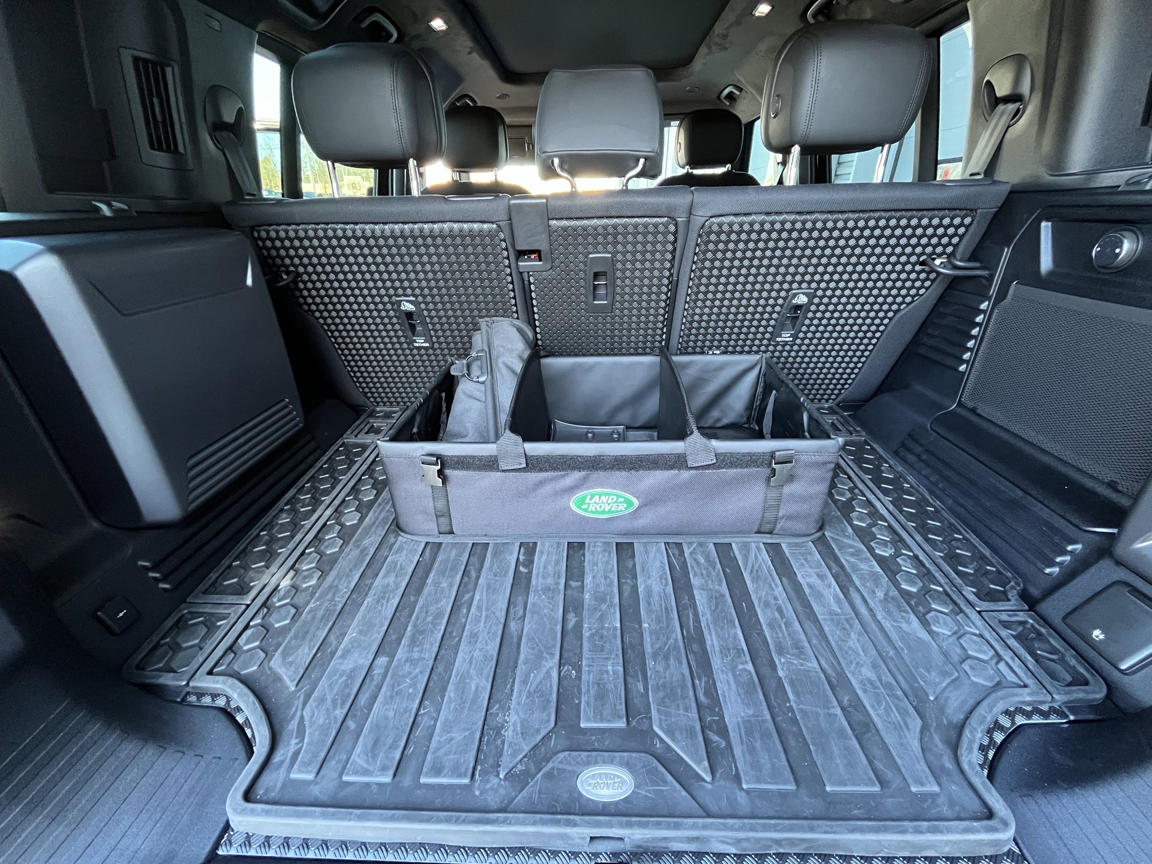 Certified 2026 Land Rover Defender 110 V8 image 32