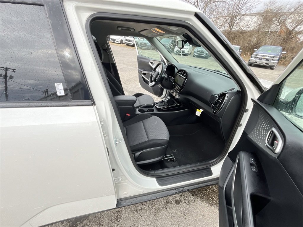 Used 2023 Kia Soul S image 24