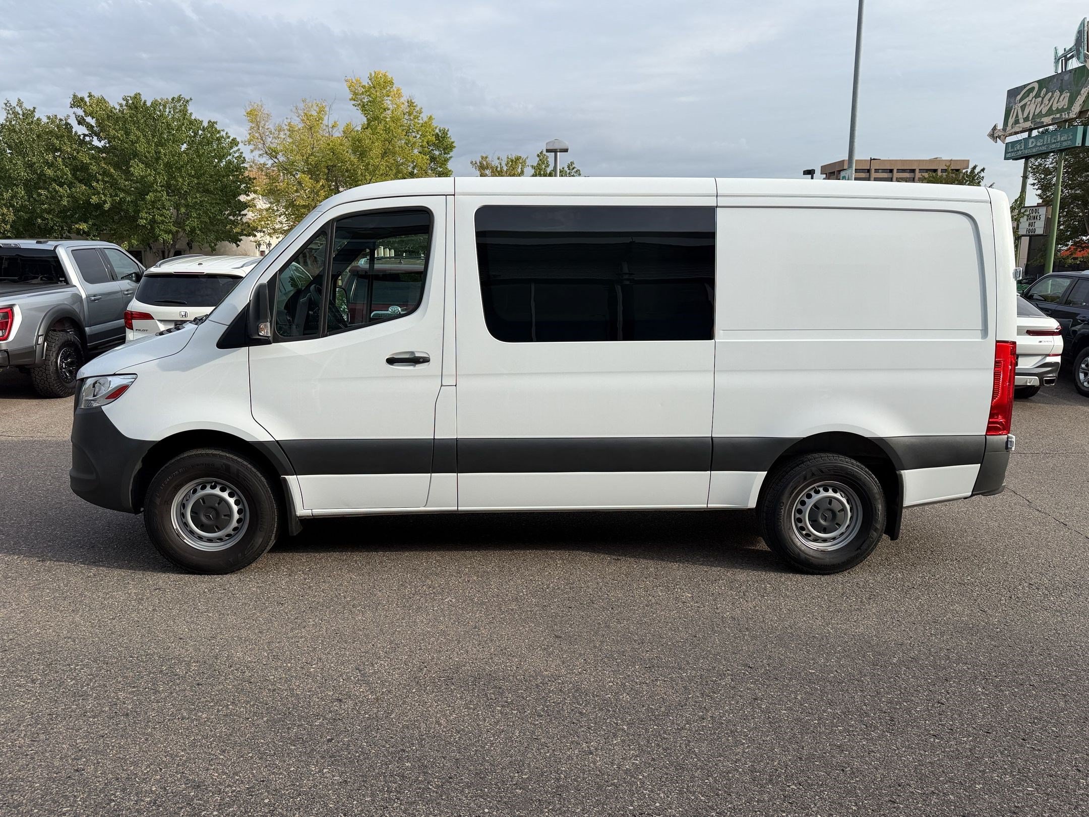 Used 2021 Mercedes-Benz Sprinter 1500 image 2