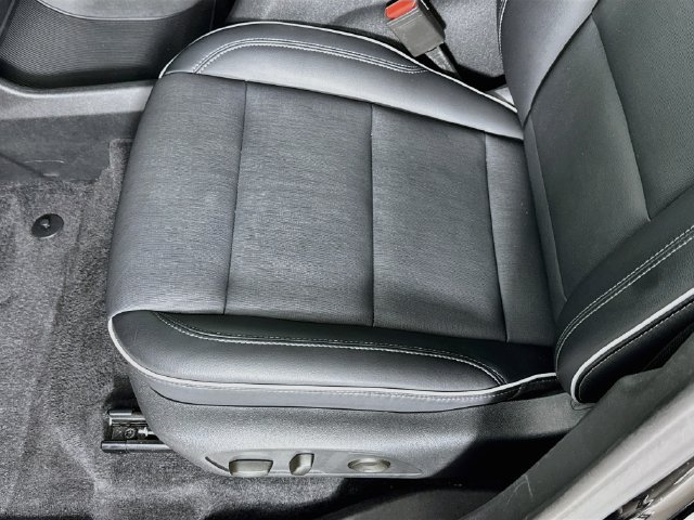 Used 2025 Buick Enclave Preferred FWD image 21